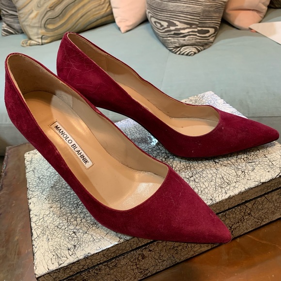 Manolo Blahnik Shoes - Manolo Blahnik suede pumps